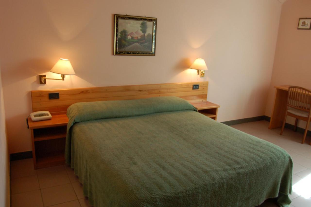 Hotel Lo Sciatore Cotronei Ngoại thất bức ảnh